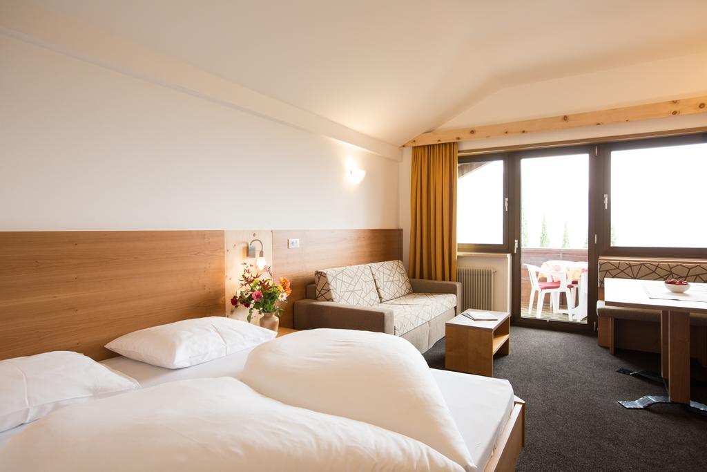 Hotel Appartement Inge Tirolo Exterior photo